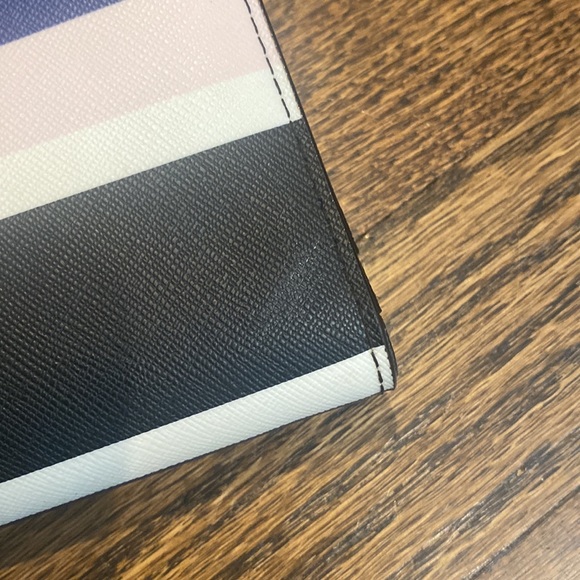 Kate Spade Wallet - Picture 9 of 9